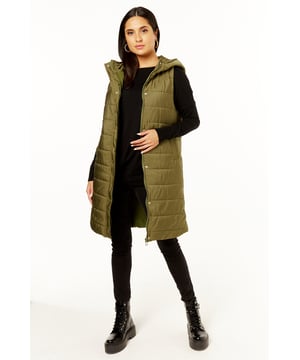 ¿Quién no quiere pasar todo el invierno envuelto en una chaqueta acolchada y mullida? Estos chalecos largos acolchados con capucha han vuelto y, con un ajuste relajado y cierre de cremallera, son perfectos para el día y se adaptan a todos los planes nocturnos.