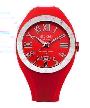 Boxer es la creación más divertida e imaginativa que ha surgido de la mente de Fulvio Locci. Este talentoso diseñador de relojes, que fundó las populares marcas Montres De Luxe y Avio Milano, quería llevar su amor por el color y la creatividad a un nivel completamente nuevo con un nuevo y emocionante reloj que ejemplifica lo mejor del diseño italiano moderno. ¡Boxer es pura diversión! Este innovador reloj continúa el uso característico de Fulvio Locci de detalles elegantes y uso innovador de materiales. Lo primero que llama la atención de un reloj Boxer es que la colorida caja de silicona es intercambiable. Literalmente puedes usar un color diferente en tu muñeca todos los días de la semana si lo deseas. Este divertido reloj unisex está disponible con dos diseños de bisel diferentes: acero con el logotipo de Boxer o engastado con 45 preciosos cristales de circonio. El reloj cuenta con una corona especial de silicona de color “suave al tacto”. Compre relojes Boxer Milano El reloj de 40 mm está disponible en diez vibrantes colores de caja diferentes, cada uno con una esfera coordinada en color a juego. Dado que el estuche es intercambiable, puedes crear fácilmente tus propios diseños mezclando y combinando colores. Un cristal mineral duradero protege la elegante esfera, que cuenta con una ventana de fecha extra grande a las 6 en punto para una fácil visibilidad e incorpora números romanos y arábigos en su diseño único.