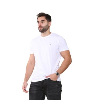 These Original Mens Designer Gant T-Shirts feature the brands classic Logo and a Crew Neckline. Crafted With 100% Cotton, these Lightweight and breathable Regular Fit T-shirts are Machine Washable.