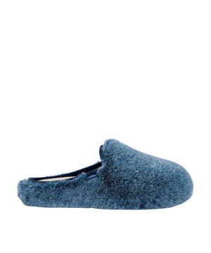Verwen je voeten met de Scholl pantoffels voor dames! Deze slippers zijn uitgerust met een EVA rubberen zool die betrouwbare bescherming biedt tegen kou en stoten, terwijl ze ook een licht profiel hebben voor een comfortabele loopervaring.    Door de ronde teen en het chique slip-on design zonder sluiting zijn ze gemakkelijk aan en uit te trekken, terwijl het ademende materiaal je voeten heerlijk warm en fris houdt.    Gezellig, zacht en gemaakt van hoogwaardige materialen bieden ze een hoog comfort waar je de hele dag van kunt genieten. De verstelbare wijdte zorgt ervoor dat ze perfect bij je voeten passen.    Daarnaast heeft de uitneembare binnenzool een speciale comfortfactor die je niet mag missen. Afgerond met stijlvolle labeldetails zijn deze pantoffels de ideale metgezel voor ontspannende uren thuis.    Verwen jezelf met de luxe van Scholl - je voeten zullen je dankbaar zijn!
