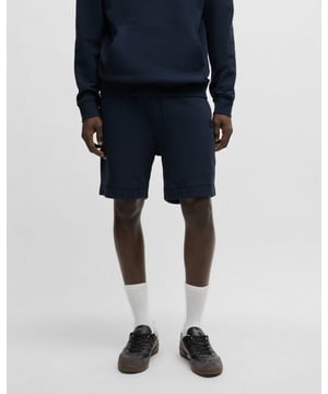 Signature shorts by BOSS Menswear, crafted in soft French terry with a branded badge under the pocket.
100% Cotton
50511726