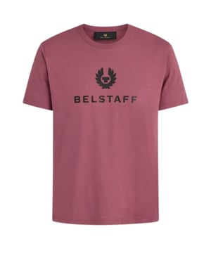 Blijf stijlvol met dit Belstaff Regular Fit T-shirt. Met een iconisch logo op de voorkant is dit T-shirt zeker een gespreksonderwerp. Laat je unieke stijl zien! Iconisch logo op de voorkant, regular fit Belstaff Red Tee, 100% katoen Made in Portugal, ronde hals, streetwear, korte mouwen Stijlcode: 104141 Handtekening Moerbei