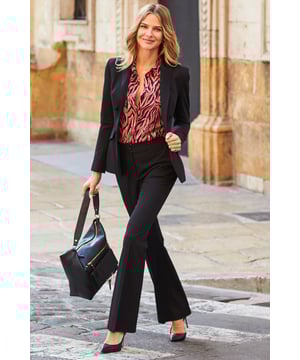 REASONS TO BUY:

For that effortlessly chic vibe
Made-to-flatter kick flare fit
High waist for a flattering fit
Belt loop waistband
Pockets, because who doesn't love pockets?
Just add a nice top

Inside leg to fit: Short 29" | Regular 31" | Long 33"