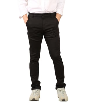 MYT Heren Slim Fit Stretch Chino Broek. - 2 zakken voor, 2 zakken achter. - - . Zachte stof van katoenmix houdt de hele dag comfortabel. - - . Knoopsluiting, ritssluiting. - Ideaal voor golf en deze broek is de optimale pasvorm voor slim, klassiek en formeel of informeel functioneel gebruik.