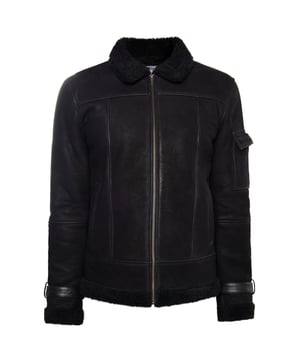 Casual design ontmoet elegante materialen. De zachte blouson van DreiMaster Vintage is gemaakt van mat geitenleer en heeft een voering van 'faux' schapenvacht. De rechte pasvorm met zak op de bovenarm en zijzakken heeft een mannelijke uitstraling. De zichtbare naden en het zachte imitatiebont aan de kraag en mouwuiteinden maken het robuuste wintermodel compleet.  Jas