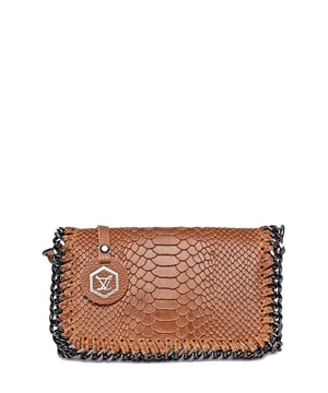 Clutch  
100% cuero de vaca  
Cierre de solapa con broche magnético  
Cierre interior con cremallera  
Cadena de hombro desmontable: 120 cm  
Dimensiones (S): 15x22x6 cm