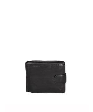 Cartera de hombre. El cierre es con botón de presión. Los bolsillos internos son tarjeteros para billetes y monedas. Los bolsillos externos están ausentes. Falta la correa para el hombro. Falta el mango. Hay un compartimento interno. El material exterior es 100% Piel Auténtica. Internamente está forrado en piel auténtica. Medidas: 12,5x10x2,5 cm. Producto de moda