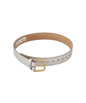 Cinturon de cuero autentico de Dolce & Gabbana.
  Confeccionado en cuero de alta calidad.
  Hebilla metalica con logotipo grabado.
  Color plateado.
  Disenado para mujeres.
  Detalles del logotipo.
  Fabricado en Italia.
  Ancho: 3 cm.