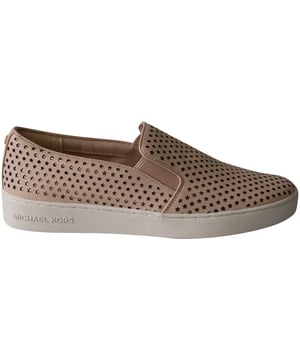VINTAGE, UVP WIE NEU  
Polierte Logo-Hardware sorgt für ein trendbewusstes Upgrade eines lässig-schicken Sneakers im angesagten Slipper-Stil.  

Michael Kors Keaton Slip On Sneakers aus pinkem Leder  
Farbe: pink  
Größe: EU41  
Material: Leder  
Zustand: ausgezeichnet  
Abnutzungsspuren: Keine  
SKU: 160559