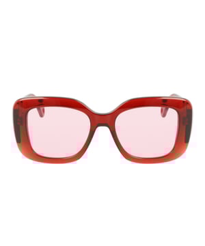 Gafas de sol LNV626S con montura de acetato.

Forma y diseño:
- Estas gafas Lanvin tienen una silueta cuadrada.

Material de la montura:
- La montura de estas gafas está fabricada en acetato, un material plástico.
- El acetato proporciona durabilidad, flexibilidad y un acabado liso a la montura.

Patillas de acetato:
- Las patillas también están hechas de acetato, a juego con el material de la montura.
- El acetato en las patillas las hace livianas y cómodas de llevar.

Detalles de la marca:
- Grabado de la marca Lanvin en las patillas.
- Estos elementos de diseño ayudan a identificar claramente el modelo como parte de la colección de gafas Lanvin.

Lentes:
- Los lentes son de alta calidad.
- Estos lentes proporcionan una excelente protección UV y una visión nítida y clara.
 Medidas: Ancho lente: 53 mm. Puente: 18 mm. Patillas: 140 mm.
 Composición: Acetato
 Cuidados:
Utiliza un paño de microfibra suave y limpio para limpiar tus gafas de sol. Este tipo de paño no rayará los lentes.
Evita usar productos de limpieza abrasivos, detergentes, alcohol o acetona, ya que pueden dañar los lentes y los tratamientos antirrefleja