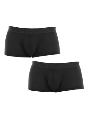 Bikkembergs brand boxers.
 Elastic rubber waistband, with the brand's name embroidered.
 Comfortable and breathable fabric.
 Anatomical front, with the ability to hold without squeezing.
 Seams seen in tone.
 Composition: 97% Viscose, 3% Elastane
 Care:
Wash at maximum temperature 30º.
 -Do not use bleach.
 -Do not dry clean.
 -Allows the use of an iron.