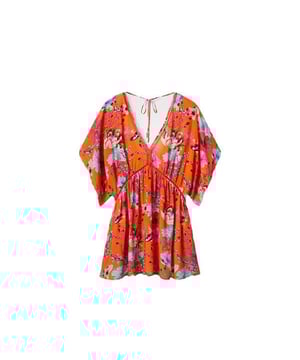 Marca: Desigual  
Género: Mujer  
Tipo: Vestidos  
Temporada: Primavera/Verano  

DETALLE DEL PRODUCTO  
• Color: negro  
• Patrón: floral  
• Mangas: cortas  
• Escote: en V  

COMPONENTE Y MATERIAL  
• Composición: 100% viscosa  
• Lavado: lavado a máquina a 30°