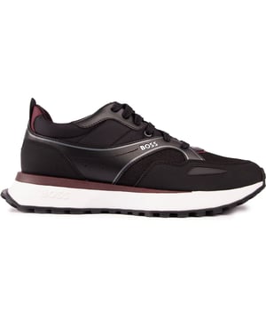 Voeg wat sports designer luxe toe aan je garderobe en voel je een baas. met de Jonah Runn-trainer van BOSS. De zwarte sportschoen is voorzien van een sterk nylon bovenwerk. eigentijdse BOSS-details en een dikke buitenzool met een gedempt voetbed.