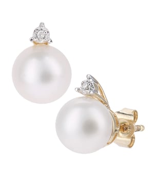 9K (375) witgoud: 0,87 gram; # Diamant: 0,01 ct; # Gekweekte parel: 6,2 ct