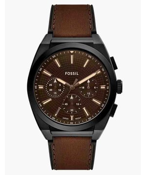 This Fossil Everett Chronograph Watch for Men is the perfect timepiece to wear or to gift. It's Black 44 mm Round case combined with the comfortable Brown Leather watch band will ensure you enjoy this stunning timepiece without any compromise. Operated by a high quality Quartz movement and water resistant to 5 bars, your watch will keep ticking. This sporty and fashionable watch gives you a unique feeling in every outfit! This Chronograph watch has a function: Stop Watch and 24-hour Display High quality 21 cm length and 24 mm width Brown Leather strap with a Buckle Case diameter: 44 mm,case thickness: 12 mm, case colour: Black and dial colour: Brown