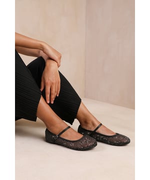 Level up your footwear game with our Tennessee Diamante Detail Pump with Strap. These versatile and comfortable shoes are a must-have addition to your wardrobe.

Key Features:



Effortless Style: The classic and timeless design of our slip-on ballerinas ensures that you'll always be in style. Whether you're dressing up for a formal occasion or going for a casual look, these flats effortlessly enhance your outfit.

Comfortable Fit: We understand the importance of comfort, especially when you're on your feet all day. Our ballerinas are crafted with a comfy insole and a soft lining that provide maximum comfort and support. Slip them on and enjoy the blissful feel all day long.

Durable Construction: Our Flat Ballerinas are made with high-quality materials, ensuring long-lasting durability. The sturdy construction and reliable stitching make these shoes a practical and sustainable choice.

Easy to Slip-On: With their convenient slip-on design, these ballerinas are perfect for those mornings when you're in a rush. Just slip them on and you're ready to go, without the hassle of laces or buckles.


Specifications:


Sole: Rubber

Invest in our Tennessee Diamante Detail Pump with Strap for a combination of style, comfort, and versatility. Experience the joy of effortless elegance and enjoy the satisfaction of a comfortable fit. Get yours today and step out in confidence and style!