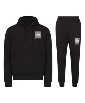 The North Face Small Box Tracksuit for men offers the perfect combination of comfort and style, making it ideal for everyday wear or casual outings. This set includes a hoodie and matching joggers, both crafted from a soft and breathable cotton-polyester blend to ensure all-day comfort.
The hoodie features an overhead design with an adjustable hood for customisable coverage, stretchy ribbed trims for a secure fit, and a spacious kangaroo pocket for added convenience. The joggers are designed with an elastic waistband for supportive wear, cuffed ankles for a modern, streamlined look, and side pockets to keep your essentials close. Finished in a sleek black colourway, this tracksuit is versatile and stylish, elevating your wardrobe effortlessly.
Key Features:
Material: Made from a 70% cotton/30% polyester blend for softness and breathability.
Hoodie Details: Overhead design with adjustable hood, ribbed trims, and kangaroo pocket.
Joggers Details: Elastic waistband, cuffed ankles, and side pockets for functionality.
Comfortable Fit: Regular-fit hoodie and standard-fit joggers ensure a relaxed yet stylish silhouette.
Care Instructions: Machine washable for easy maintenance.
This tracksuit is perfect for those who prioritise comfort without compromising on style.
