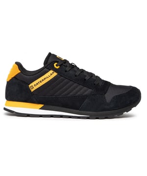 El modelo Caterpillar Ventura llama la atención con su diseño original, y al mismo tiempo con una distribución coherente y reflexiva de acentos, los diseñadores se han adaptado a las tendencias de moda actuales.
Caterpillar Ventura también se caracteriza por una gran mano de obra. La parte superior merece una atención especial: estaba hecho del componente (sintético), que garantiza una ventilación adecuada y se ajusta perfectamente a la pierna. Las soluciones innovadoras utilizadas como elementos estructurales son responsables de la comodidad. La suela también es un elemento extremadamente importante de los zapatos cotidianos. En este modelo, Caterpillar es duradero, flexible y ofrece una buena agarre (también en superficies resbaladizas): estaba hecho de un compuesto duradero, resistente a la abrasión. El perfil de protección térmica de este modelo se ha ajustado todo el año.
Universal Shoes Caterpillar para hombres es el resultado de muchos años de experiencia de diseñadores y cientos de pruebas: el resultado final es la comodidad y la confianza en cada paso.