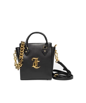 Bolso Juicy Couture Alyssa: Un clásico moderno

Con el bolso Alyssa, Juicy Couture reinventa el concepto de bolso de mano clásico. Su diseño moderno y sofisticado, combinado con materiales de alta calidad, lo convierten en un accesorio esencial para las amantes de la moda. El vibrante color rosa y el icónico logotipo dorado "JC" lo hacen reconocible al instante.

Dimensiones: 18 x 9 x 20,5 cm
