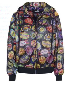 100% nylon; Love Moschino-jasje;  Model: WH68800T9721 0025;  Hoogwaardige afwerking;  Zachte katoenmix;  capuchon met trekkoord;  Rits;  Twee zijzakken;  Ik hou van Moschino-logodetails