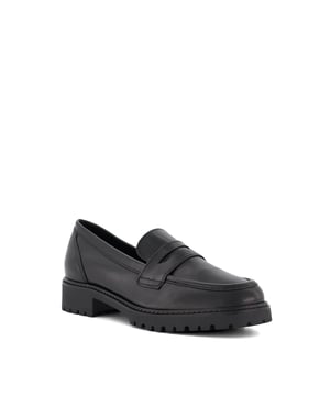 Refresh your loafer styling with Gild. Taking on the timeless silhouette and updating it for the new season, Gild makes a bold statement with a cleated sole. Crafted from luxurious materials and finished with a penny trim, this minimalist style is certain to add a contemporary touch to any look this season.