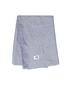 Buff Women's Foulard Type Scarf
 Made from soft, lightweight cotton, designed to bring comfort and style to any occasion. This versatile accessory is ideal for complementing your outfits with a natural and sophisticated touch.

 This accessory combines style and practicality, being perfect to complete your looks with a sophisticated touch.

 Main features:

 - Made of high quality cotton, soft to the touch and skin-friendly.
 - Foulard-type design, light and fluid, perfect to enhance any outfit.
 - Breathable and quick-drying fabric, ideal for year-round use.
 - One size.
 - Versatile and easy to match, suitable for both decorative use and light neck and shoulder protection.
 - Available in a wide range of colors and prints that highlight the quality and characteristic design of Buff.

 A practical and elegant scarf, ideal for those looking for a comfortable and stylish accessory for everyday use.
 Measures: 64 X 177 cm
 Composition: 100% Cotton
 Care:
- Machine wash max. at 40ºC.
 - Avoid the use of fabric softeners.
 - Do not use bleach.
 - Do not use a dryer.
 - Iron at low temperatures.