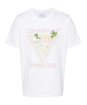 Maison de Reve Printed T-Shirt is the epitome of luxury and style. Designed by Casablanca, this printed t-shirt is a must-have for any fashion-forward man. Made from high-quality materials, it offers both comfort and durability. The short sleeves make it perfect for warm weather, while the soft fabric ensures a comfortable fit. It is perfect for any casual occasion or as a statement piece. Add it to your collection and elevate your style game effortlessly!