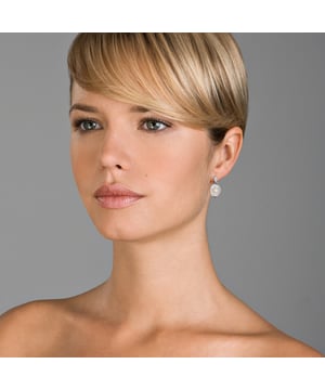 Deze Orphelia Dangle Oorbellen in Zilver zijn gemaakt van de hoogste kwaliteit allergievrij 925 Sterling Zilver. De Orphelia Vrouwen 925 Sterling Zilver Dangle Oorbellen - Zilver ZO-5969 worden geleverd in een prachtige geschenkdoos en hebben een garantie van twee jaar - het perfecte cadeau om jezelf of een geliefde te verwennen.