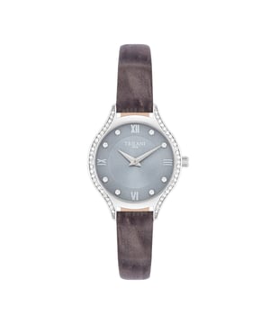 Would you like a watch with feminine broadcast that fits every outfit? Then this model of the Trilani brand is a good choice. The women's watch inspires with a tidy dial with striking dauphine devices and Roman numbers. The curved stainless steel housing, glamorous sparkle accents made of glass crystals and a soft real leather bracelet with a croco embossing round off the high-quality overall concept and make the watch a varied companion at work and leisure. A precise quartz clock, a mineral glass and a screwed housing floor make the premium equipment perfect.