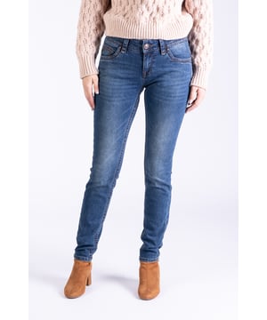 Eine klassische Laura unseres Hauses in der beliebten Slim-Fit-Form.