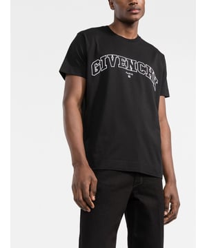 Elevate your off duty wear with the Givenchy Logo T Shirt. Crafted in a soft cotton material, this t shirt is cut in a regular fit and features a ribbed crew neckline with short sleeves, a straight hemline and elasticated trims for a classic look. Decorated in a solid block colour throughout, the look is finished with the Givenchy logo boldly presented on the chest for brand recognition.