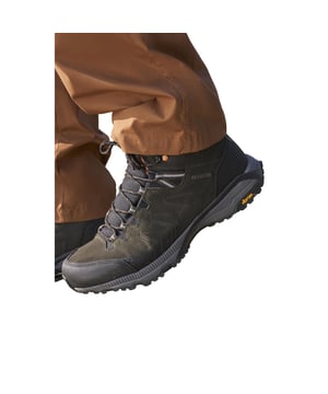 Boven: Leder, Suède. Tussenzool: Kussen, Flexibel, Schuim, Lichtgewicht, Phylon. Buitenzool: Grip met hoge tractie, rubber, vibram. Stof Technologie: Ademend, Duurzaam, IsoDry, Waterdicht. Gewatteerde kraag, gewatteerde tong, treklipje, versterkte teen, rubberen stootrand teen. Vlakke. Snit: Enkel. Ontwerp: Logo, Tekst. Teenstijl: Rond. Sluiting: D-ring, Vetersluiting, Lusje.