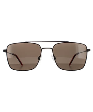 Hugo by Hugo Boss Gafas de sol cuadradas para hombre en negro mate y gris. Las gafas Hugo by Hugo Boss cuentan con un armazón de metal ultralite con un doble puente, almohadillas nasales ajustables y puntas de patilla de plástico para un ajuste cómodo.