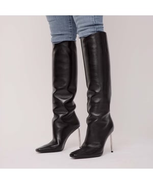 Dames Off White Nappa Hoge Allen Laarzen in zwart zilver.- Leren bovenkant.- Slip on sluiting.- Handtekening Allen sleutel naaldhak.- Leren zool.- Ref: OWIE0260011072