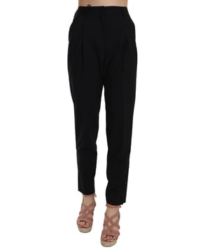 Marca: Dolce & Gabbana  
Material: 98% Lana Virgen 2% Elastano  
Color: Negro  
Cierre: Cremallera  
Detalles del logo  
Hecho en Italia  
Material: 98% Lana Virgen 2% Elastano