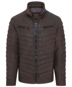 Onze vlaggenschip Infinity Signature leren gewatteerde pufferjas is voorzien van ultrazacht leer en geïsoleerde quilting voor superieure bescherming tegen de elementen. Maak kennis met de Infinity Signature Range, het hoogtepunt van dertig jaar vakmanschap en innovatie. Gemaakt van het fijnste schapennappaleer met een vintage afwrijfafwerking, combineert deze collectie tijdloze stijl met geavanceerde functionaliteit. Met vier buitenzakken met rits en een volledig met nylon gevoerde binnenkant met twee zakken met rits, is deze jas even praktisch als stijlvol. Details zoals de zichtbare UMZ-rits aan de voorkant voegen zowel verfijning als comfort toe. • Premium schapennappaleer met een vintage afwrijfafwerking • Geavanceerde geïsoleerde quilting voor warmte • Vier UMZ-buitenzakken met rits • Volledig met nylon gevoerde binnenkant met twee zakken met rits • Zichtbare UMZ-rits aan de voorkant • Elastische manchetten voor extra comfort