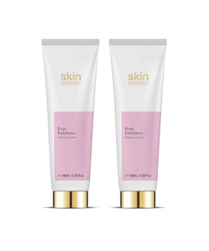 Unser Skin Research Fruit Exfoliator ist eine luxuriöse Körperpflege, die trockene und abgestorbene Hautzellen sanft entfernt und die Haut hydratisiert, glatt und seidig werden lässt. Angereichert mit wichtigen Inhaltsstoffen wie Mandelsamen, Wassermelone und Papaya pflegt diese Formel die Haut und versorgt sie mit essentieller Feuchtigkeit und Nährstoffen. Erleben Sie die Vorteile dieses reinen Schönheitsprodukts, das eine gesunde, strahlende Haut fördert.