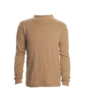 Unisex Boys and Girls Half Neck Long Sleeve T-Shirt.

 This comfortable and versatile long-sleeved t-shirt is perfect for little ones. Designed with a crew neck that offers extra coverage and a modern fit, it's ideal for everyday wear or special occasions.

 Unisex, it fits perfectly to boys and girls, offering a simple and elegant look.

 Made from a cotton-polyester blend, this t-shirt combines the natural softness of cotton with the durability of polyester, ensuring all-day comfort.

 Available in a wide range of solid colours, it is easy to match with any outfit. It also features cuffs on the sleeves, providing a firm fit and preventing the sleeves from slipping.

 An essential item for any child's wardrobe, practical and stylish!
 Composition: 50% Cotton, 50% Polyester
 Care:
- Wash at a maximum of 30ºC.
 - Use mild detergents.
 - Do not use bleach.
 - Dry at low temperature.
 - Iron at low temperature.