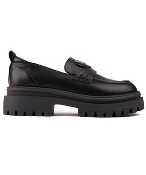 These Women's Black Rocket Dog Dandy Loafers Are A Confident Way Of Welcoming The Changing Season And Are Equally Good To Wear For School, Office, Uni Or A Day Out In Town. With A Leather-look Upper Featuring A Heart Adornment And Padded Heel Cap. The Chunky, Slightly Raised Outsole Gives This Shoe A You-can-do-it Vibe.