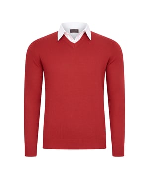 Cappuccino Italia mock pullover voor heren. De pullover is gemaakt van 50% katoen en 50% polyester en heeft een normale pasvorm. De trui is voorzien van een overhemdkraag, die is vastgestikt aan de pullover.  Merk: Cappuccino ItaliaModelnaam: Mock Pullover (met overhemdkraag)Categorie: heren truiMaterialen: katoen, acrylKleur: rood, wit