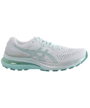 De ASICS Gel-Kayano 28 Trainers voor dames zijn een hoog aangeschreven en premium optie voor vrouwelijke hardlopers die stabiliteit, demping en ondersteuning in hun hardloopschoenen belangrijk vinden. Deze nieuwste versie van de al lang bestaande Gel-Kayano serie blijft uitzonderlijk comfort en prestaties leveren voor hardlopers van alle niveaus. Hier volgt een overzicht van de belangrijkste kenmerken van de ASICS Gel-Kayano 28 dames hardlooptrainers:

Belangrijkste kenmerken:

 Dynamisch DuoMax ondersteuningssysteem:  De Gel-Kayano 28 bevat ASICS' Dynamic DuoMax Support System in de tussenzool. Deze technologie verbetert de stabiliteit en vermindert het risico op overpronatie, waardoor het een uitstekende keuze is voor lopers die de neiging hebben om hun voeten naar binnen te rollen.

 Gel demping technologie:  Deze sportschoenen zijn voorzien van Gel demping in zowel de achtervoet als de voorvoet. Deze dual-density setup absorbeert effectief schokken bij impact en zorgt voor een soepele overgang door de loopcyclus, biedt uitzonderlijke demping en vermindert het risico op blessures bij high-impact activiteiten zoals hardlopen.

 FlyteFoam tussenzool:  De FlyteFoam tussenzool is ontworpen voor lichtgewicht demping, uitstekende bounce-back en langdurig comfort. De tussenzool vermindert het totale gewicht van de schoen en zorgt voor een responsief gevoel tijdens het hardlopen.

 Impact Guidance System (IGS):  Het IGS ontwerp bevordert een natuurlijkere en efficiëntere voetafwikkeling door de schoen te laten samenwerken met de natuurlijke beweging van je voet. Het bevordert een soepelere en stabielere rit, vooral tijdens langeafstandslopen.

 Bovenwerk van jacquard mesh:  Het bovenwerk van de schoen is gemaakt van jacquard mesh materiaal dat uitstekend ademt en zich aanpast aan de vorm van je voet voor een stevige en comfortabele pasvorm. Dit minimaliseert het risico op schuren en ongemak tijdens lange duurlopen.