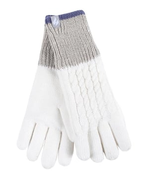 Estos guantes estampados Heat Holders para mujer te protegen en los meses de invierno, ya que son muy cálidos y elegantes. Están forrados con un fabuloso forro aislante de felpa, llamado Heatweaver, que es aún más eficaz para mantener el aire caliente cerca de la piel. Este forro suave y sedoso no sólo proporciona un tacto lujoso, sino que también garantiza unos dedos cómodos en el crudo invierno. Los guantes están disponibles en estampado de rayas o fair isle, por lo que se adaptan a cualquier atuendo. Además, tienen la muñeca elástica para mantener el aire caliente dentro del guante. Estos guantes están disponibles en 2 diseños y 5 colores diferentes. También están disponibles en dos tallas, para garantizar el mejor ajuste.