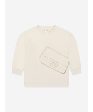 Fendi embody passion and Italian elegance in their beautiful aesthetics. This girls baguette sweatshirt captures the label's passion for utilitarian styles reconceptualised into stylish abstracts. Crafted in superior cotton with an enlarged 3D bag pocket on the front, an FF press-stud flap and a strap stitching on the back. Both unique and versatile, she will be obsessed.  Ribbed Trims  Cotton 100% Hand Wash