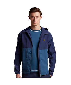 The Lyle & Scott Colourblock Puffer Jacket is all about warmth. Built to handle the cold, you will stay warm and dry in this men's showerproof puffa jacket, constructed with sustainability in mind, from 100% recycled polyester, for ultimate cold weather protection. Keep your hands cosy in the slip pockets and your body warm with the full zip, funnel style neck and padded hood, with adjustable bungee so you can customise the fit for the coldest of days. The colourblock design ensures you don't lose your style, even when you have to cover up.