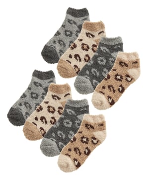 Hier presenteren we deze extreem zachte en pluizige sokken met uniek luipaardpatroon, perfect om je voeten warm te houden. Deze heerlijke damessokken zijn super knus. Ze zijn ideaal voor de winter en worden geleverd in een voordelig multiverpakking van 8 paar. Perfect om je voeten warm te houden tijdens het loungen in huis, en de hele winter door. Dus als je deze sokken als bedsokken gebruikt, zijn ze speciaal ontworpen om je lichaamswarmte vast te houden, waardoor je voeten langer warm blijven in extreem koude weersomstandigheden. Deze damessneakersokken zijn perfect toevoeging aan je wintergarderobe. Ze zijn gemaakt van superzacht, pluizig materiaal en hebben een extra zachte manchet, ontworpen voor maximaal comfort en vormen zich zorgvuldig naar de natuurlijke contouren van je been. Ze hebben een dierenprintontwerp zodat je een beetje persoonlijkheid aan je voeten en komen in grijs en beige in elke verpakking, dus er is geen kans dat je vast komt te zitten met één kleur die niet helemaal past bij wat je draagt. Of het nu voor jezelf is of als cadeau voor iemand anders, deze multiverpakking s bieden veel waar voor je geld en vormen een fantastische traktatie die je voeten de hele winter warm houdt! Deze sokken zijn binnen 8 paar, 2 kleuren en zijn gemaakt van: 98% polyester en 2% elastaan. Ze zijn verkrijgbaar in één maat voor dames: 37-42 EU en zijn machinewasbaar.