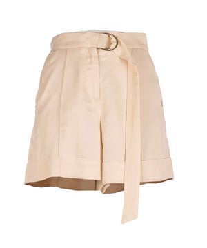 Color: Beige Jet Stream Cintura: Alta Detalles: Bolsillos laterales Cierre: Cremallera Longitud: Corto Ajuste: Regular Ocasión: Casual