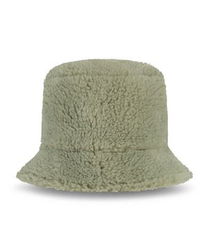 Een stijlvolle draai aan een streetstyle-favoriet. Een emmerhoed van teddywol die je warm belooft te houden en ervoor zorgt dat je de aandacht trekt.