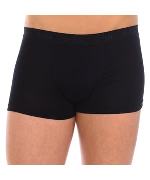 Q-EN herenboxershort.
 Elastische rubberen tailleband, met geborduurde merknaam.
 Comfortabele en ademende stof.
 Anatomische voorkant, met de mogelijkheid om vast te houden zonder te knellen.
 Naden in toon zichtbaar.
 Samenstelling: 95% Bamboe, 5% Elastaan
 Onderhoud:
Wassen op max. temperatuur 30º.
 - Geen bleekmiddel gebruiken.
 - Niet in de droger.
 - Niet strijken.
 - Niet chemisch reinigen.