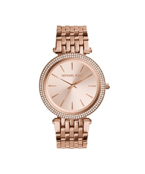Een glamoureuze stijl uit de Darci collectie van Michael Kors MK3192. Uitgevoerd in een elegante roségouden wijzerplaat met roségouden baton uurmarkeringen en slanke roségouden wijzers. Dit prachtige uurwerk heeft een glinsterende lunette en een ronde wijzerplaat met een mesh band. EAN 4051432739163