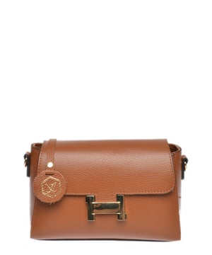 Crossbody tas
100% rundleer
Ritssluiting aan de bovenkant
Voorflap over magnetische sluiting
Afmetingen : 15x20x7 cm
Schouderriem: 112 cm verstelbaar